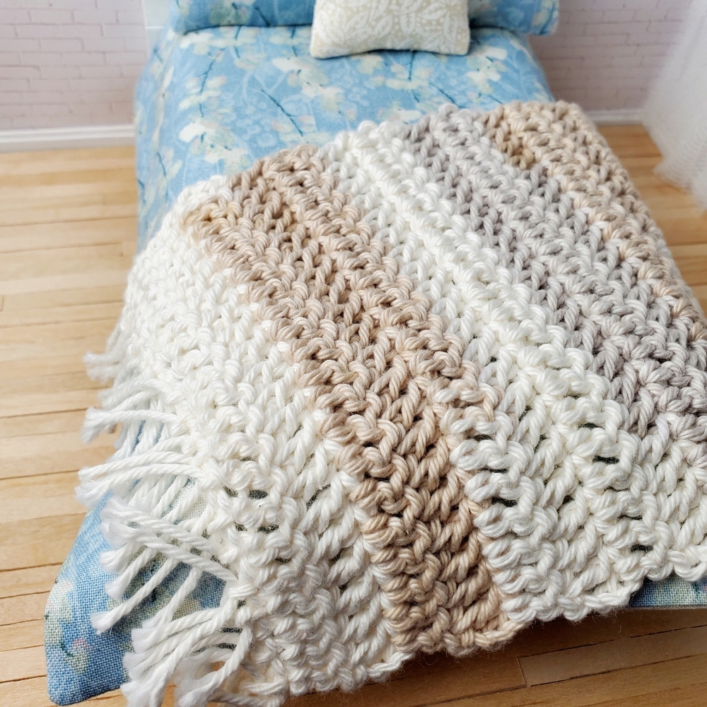 Miniature Dollhouse 1:12 Scale Cozy Knit Throw Blanket Maileg